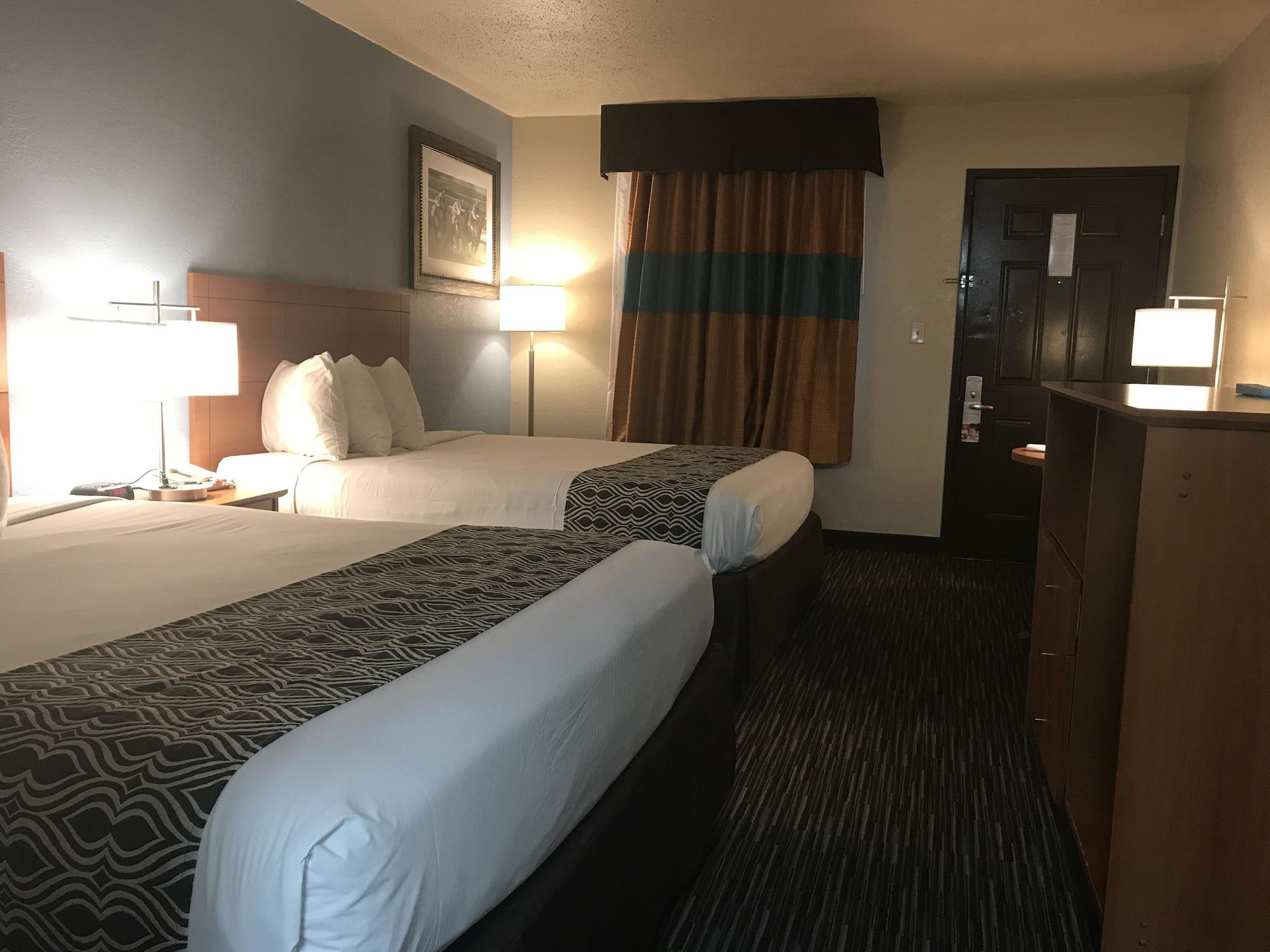 Ramada By Wyndham Louisville North Kültér fotó